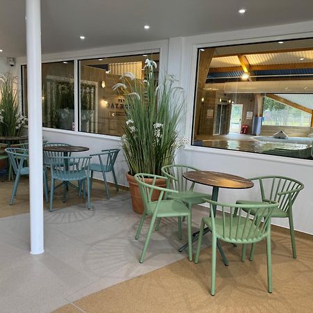The Boat House, Hot Tub Lodge South Cerney Eksteriør billede