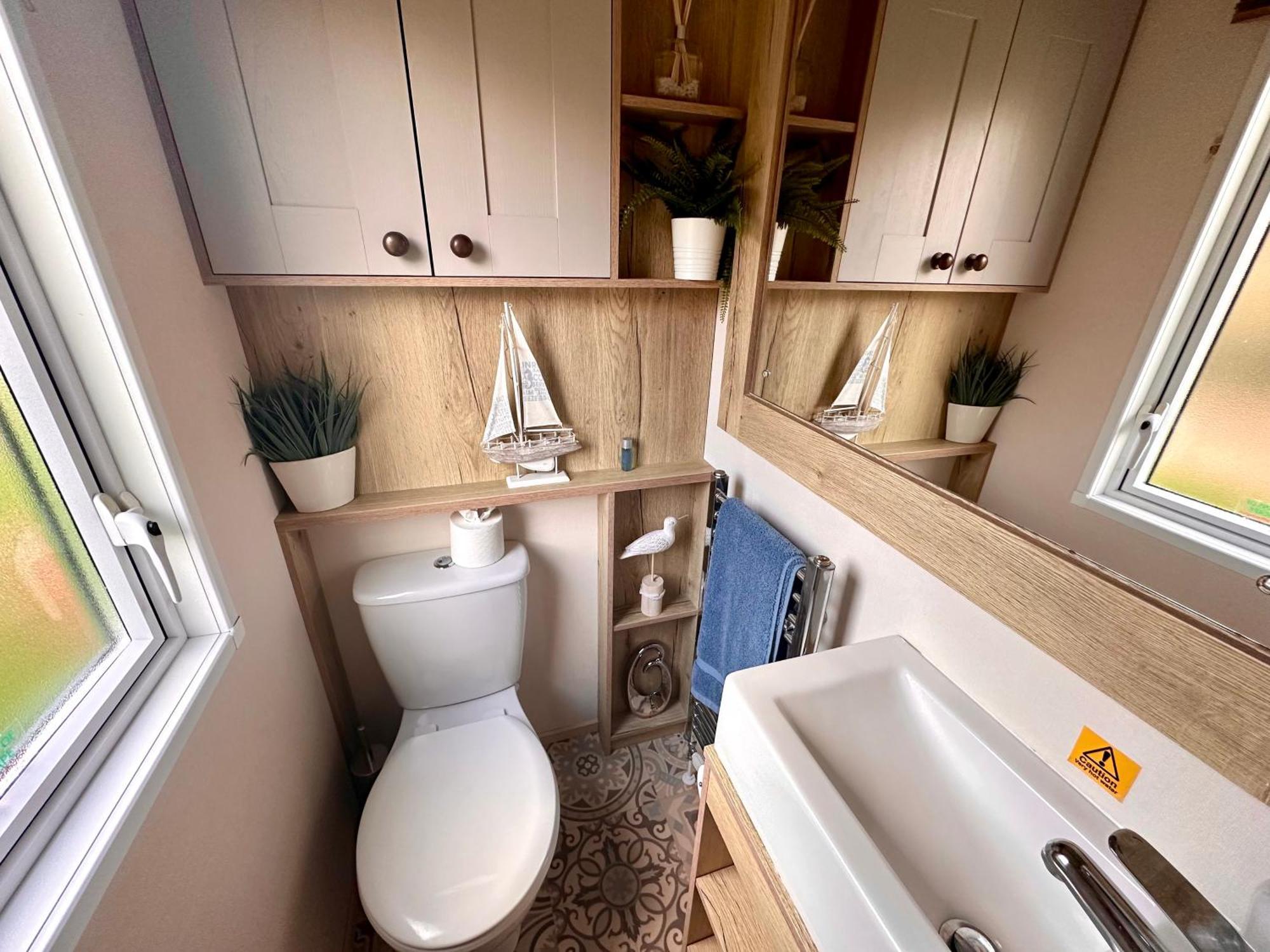The Boat House, Hot Tub Lodge South Cerney Eksteriør billede